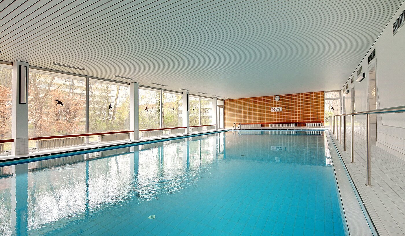 フラット 部屋数 2 部屋 | München-Sendling-Westpark | 2010ML9 | ...Schwimmbad im Haus