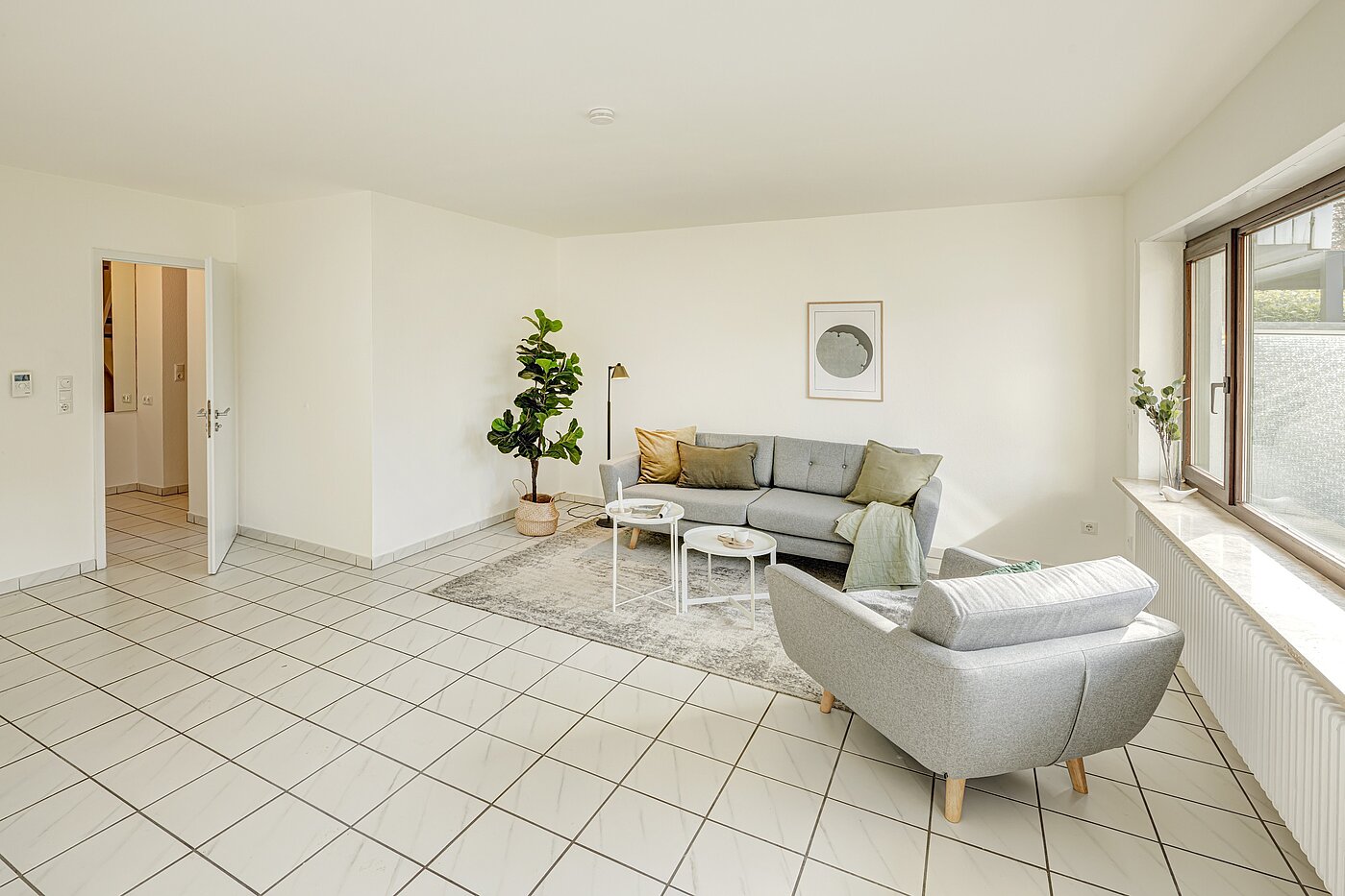 センターハウス 部屋数 5 部屋 | Unterschleißheim | 70187 | Helles geräumiges Wohnzimmer...