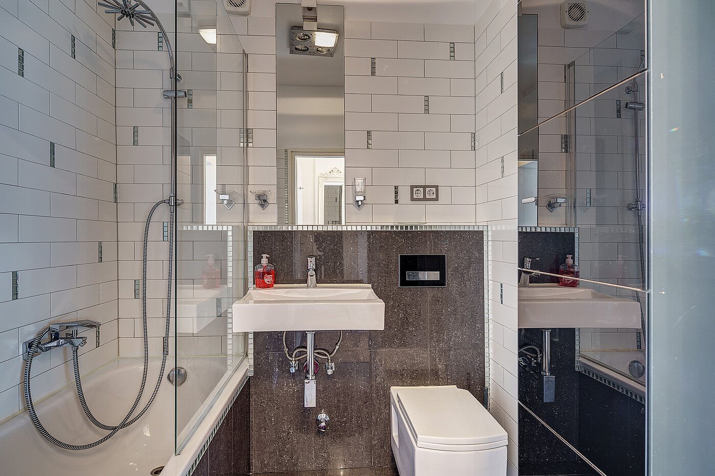 フラット 部屋数 1 部屋 | München-Altstadt | 2111ML04 | Bad mit Badewanne