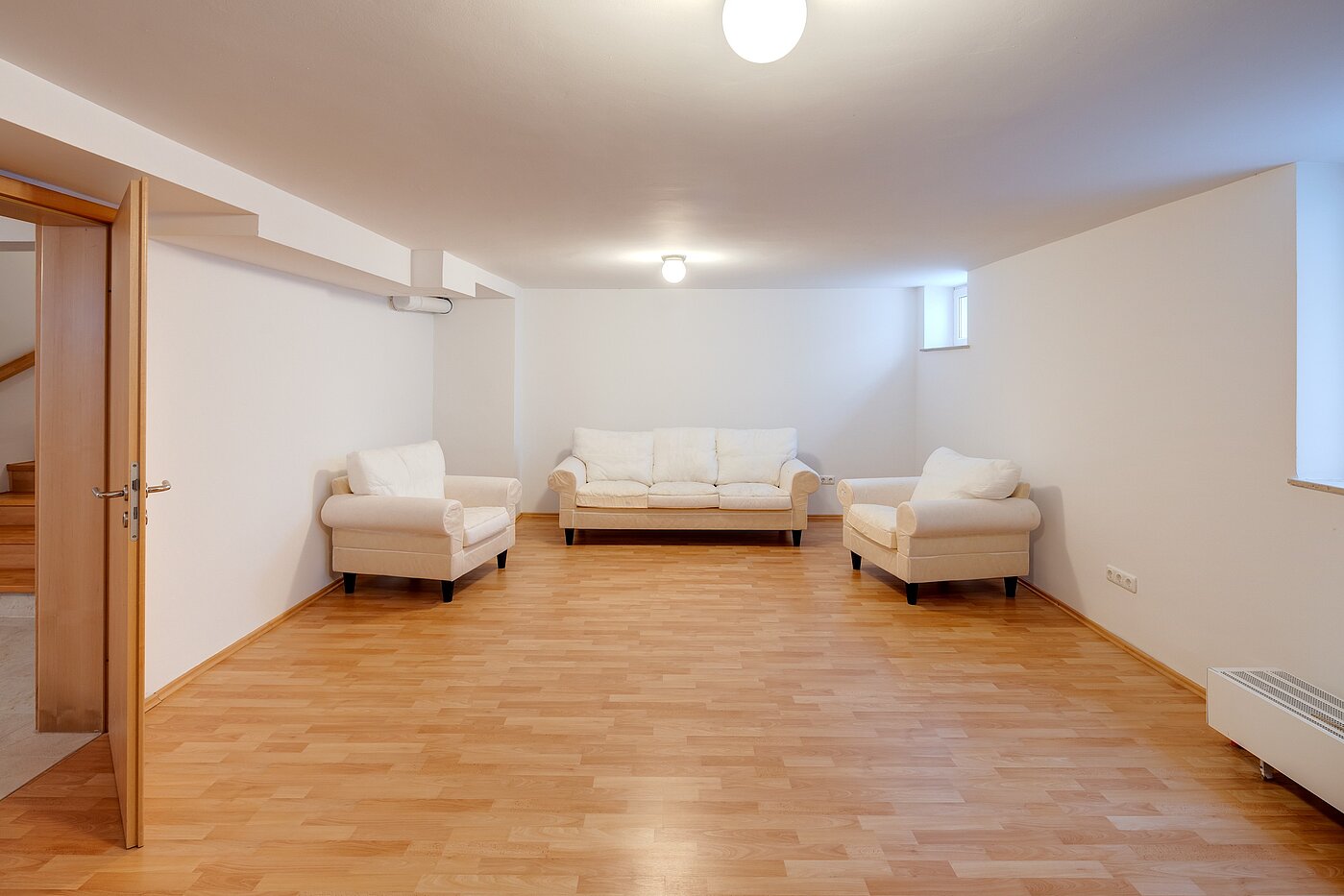 セミ・デタッチド・ハウス（一戸建てを二つに分けた家屋） 部屋数 6.5 部屋 | Unterschleißheim | 70122 | Großer Hobbyraum