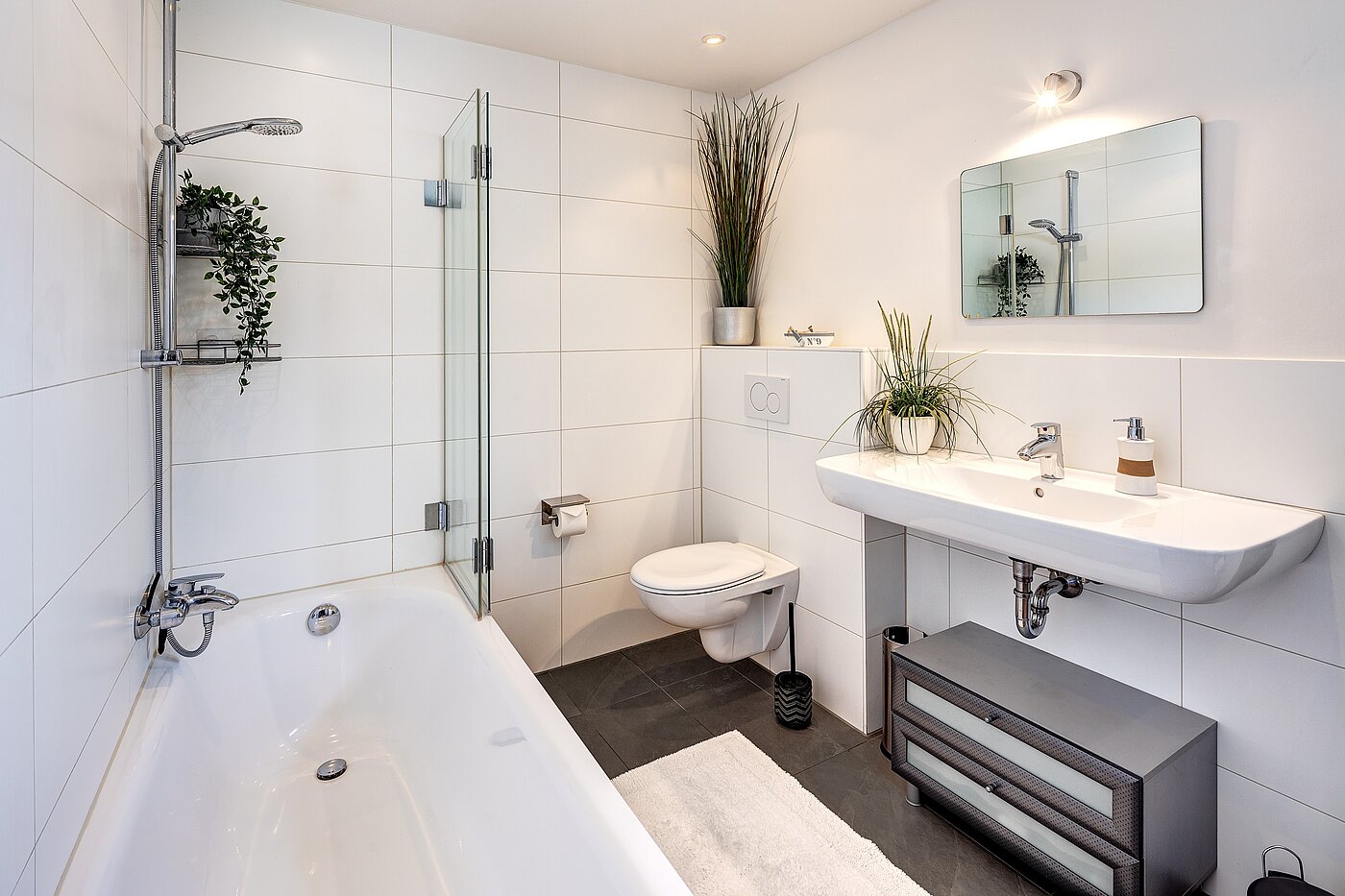 角のテラスハウス 部屋数 6 部屋 | Germering | 70033 | Bad mit Badewanne...