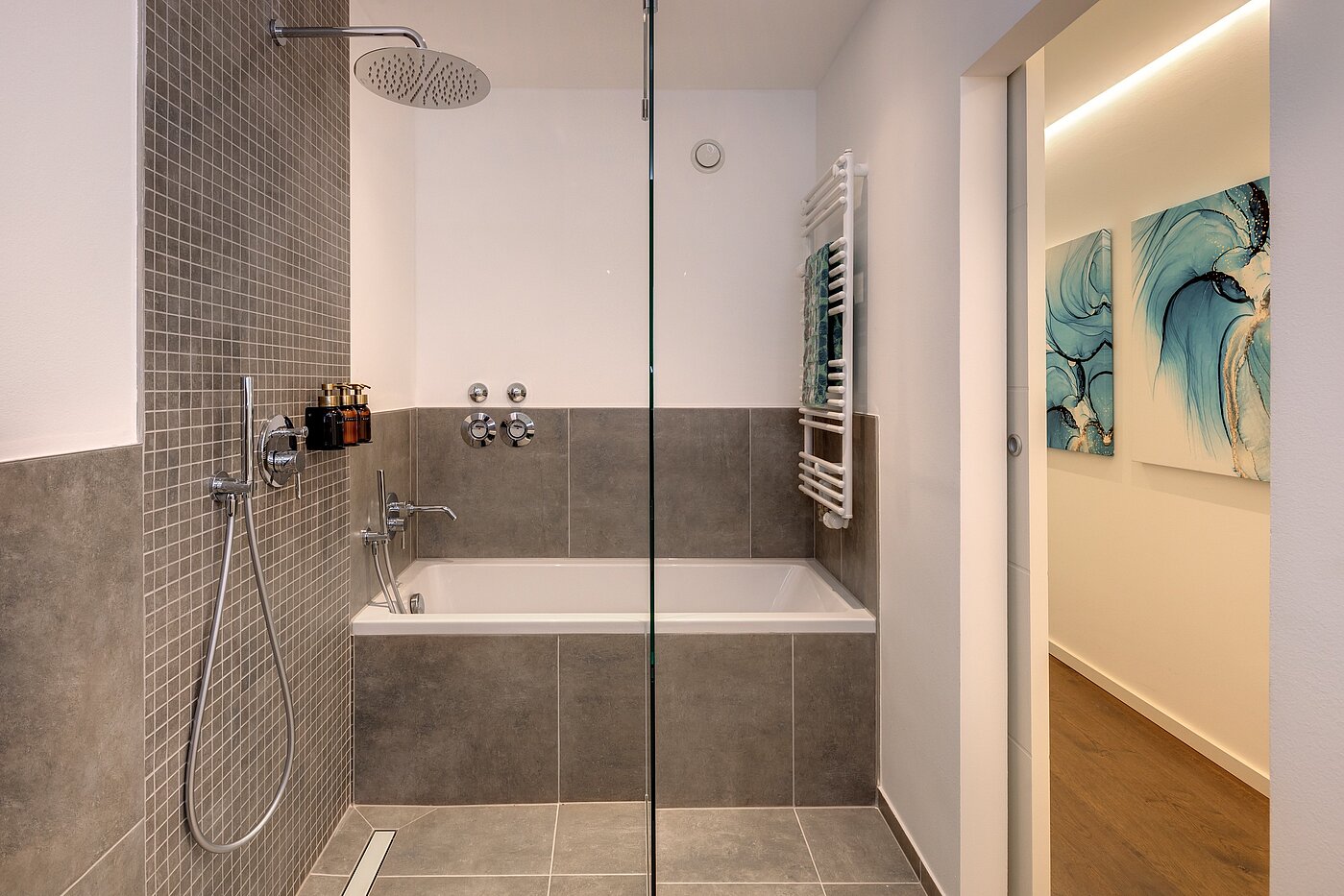 フラット 部屋数 3 部屋 | München-Sendling | 70167 | ..mit Dusche und Badewanne