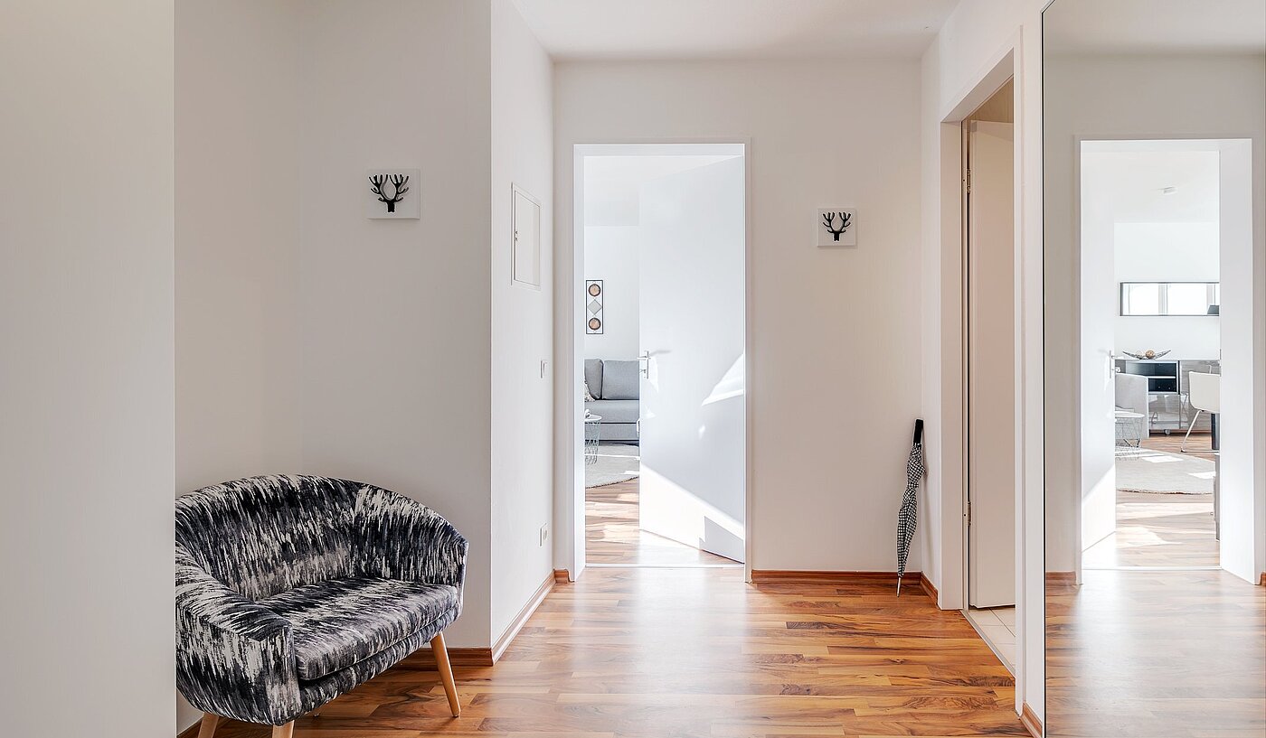 フラット 部屋数 2 部屋 | München-Oberföhring | 2007ML8 | großzügige Diele