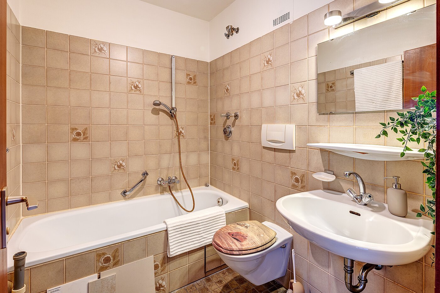 フラット 部屋数 2 部屋 | München-Moosach | 2203ML5 | Bad mit Waschmaschinenstellplatz