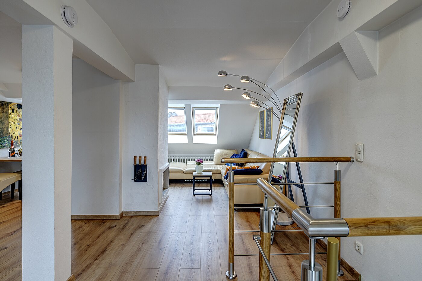 アティック・フラット（屋根裏） 部屋数 4.5 部屋 | München-Ludwigsvorstadt | 70461 | Wohnen / Essen