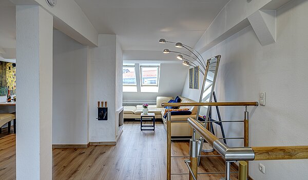 アティック・フラット（屋根裏） 部屋数 4.5 部屋 | München-Ludwigsvorstadt | 70461 | Wohnen / Essen