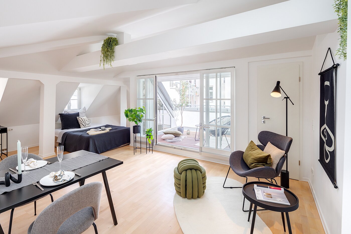 アティック・フラット（屋根裏） 部屋数 1 部屋 | München-Sendling | 700402