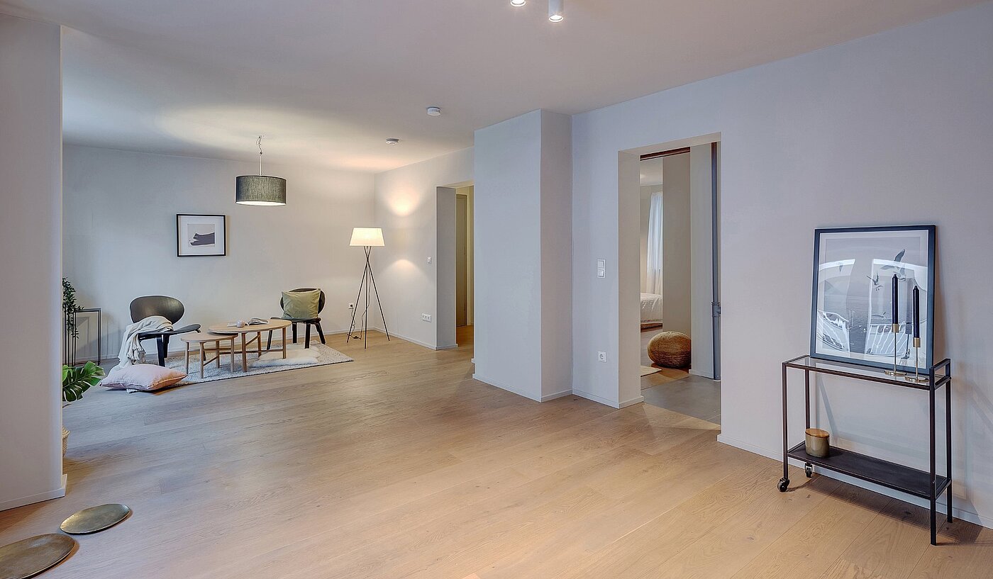 レイズド・グラウンドフロアー（一階が地表よりも高い） 部屋数 2 部屋 | München-Lehel | 2012ML1 | Großer Wohn- und Essbereich...