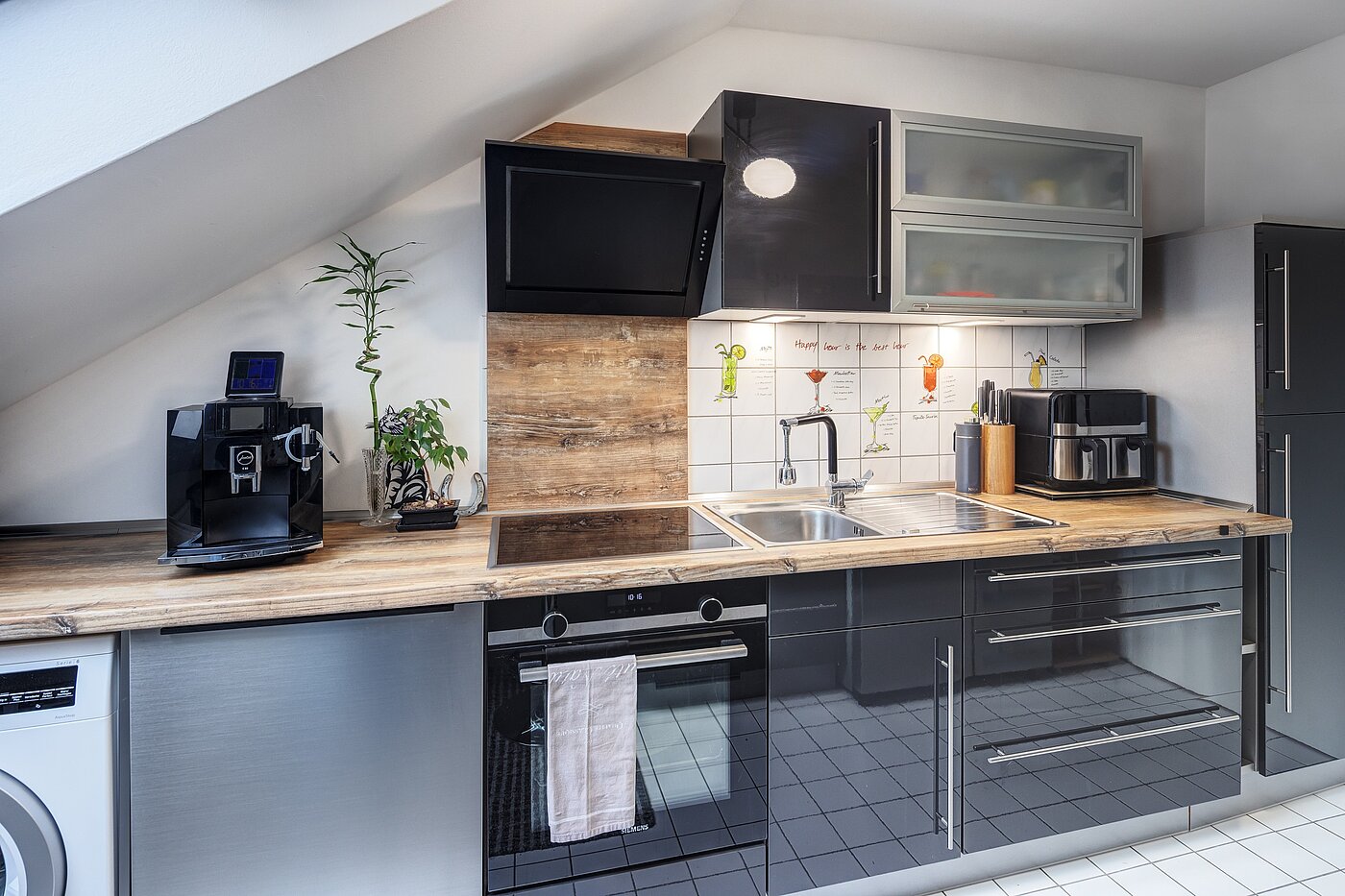 フラット 部屋数 2 部屋 | Poing | 70373 | ...Küche mit...