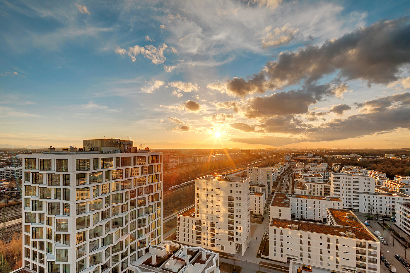 Apartment 部屋数 1.5 部屋 | München-Neuhausen | 70179 | ...Abendstimmung am FRIENDS TOWER