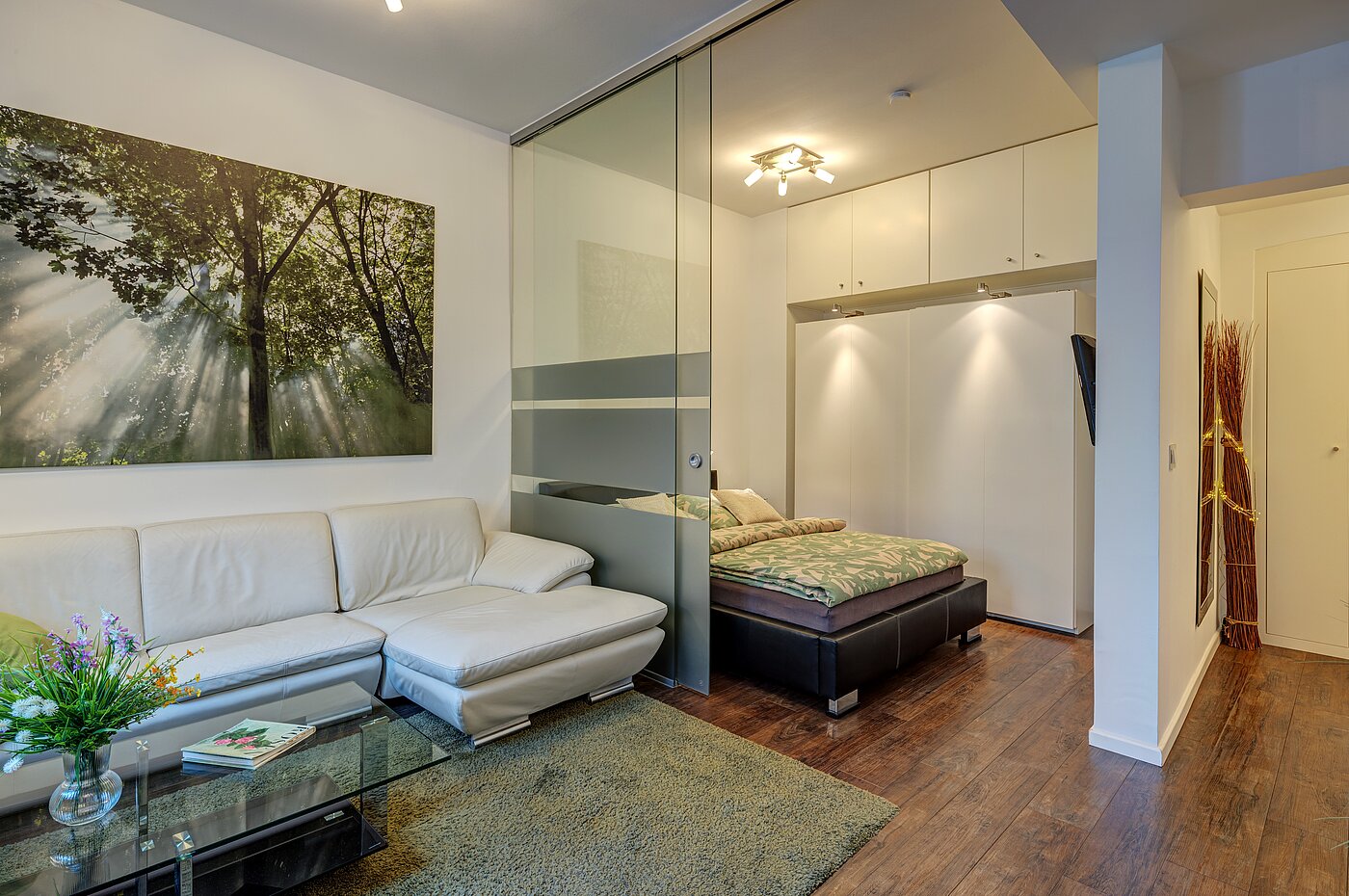 フラット 部屋数 1 部屋 | München-Neuhausen | 70235 | ...und Schlafbereich