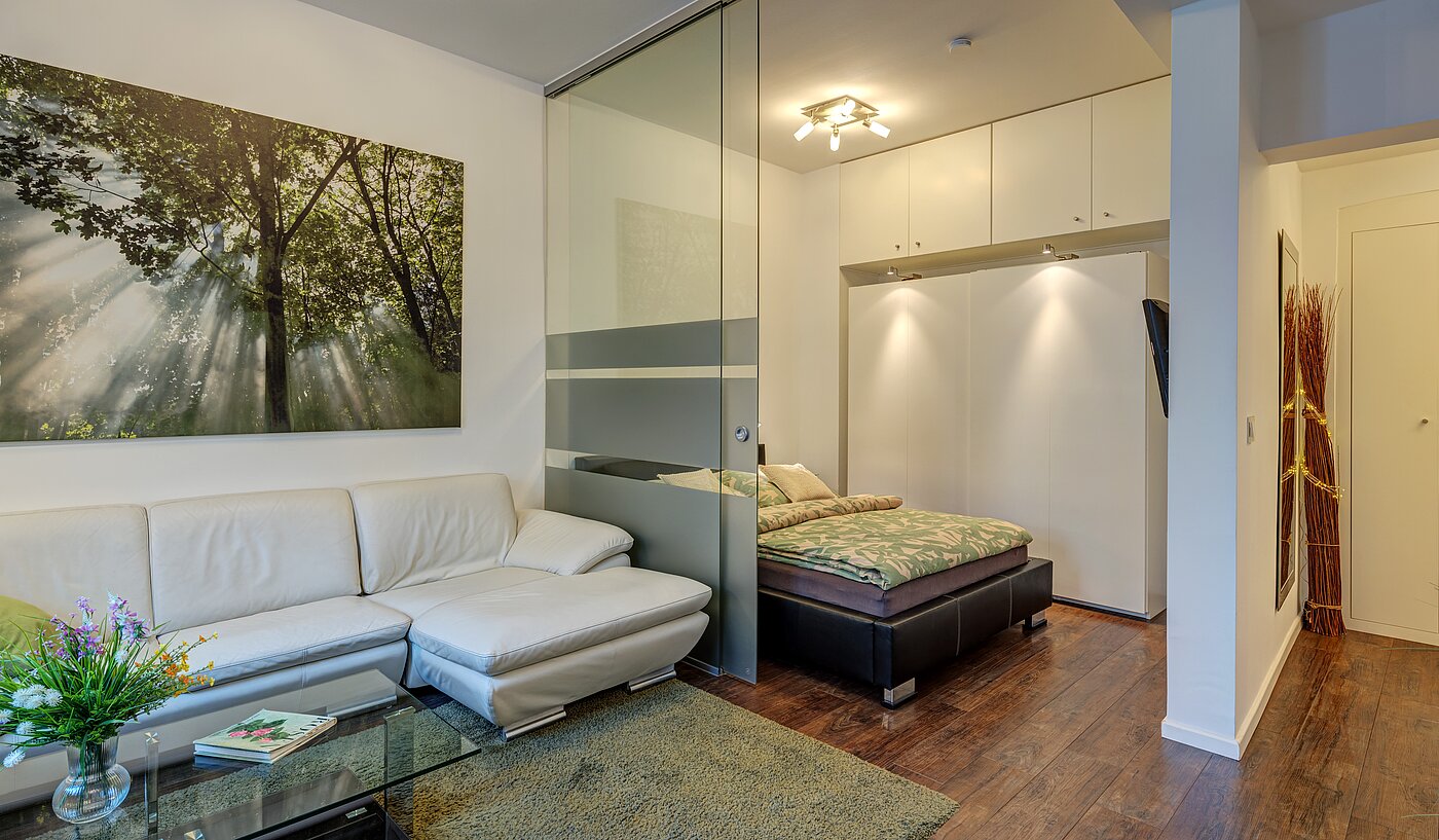 フラット 部屋数 1 部屋 | München-Neuhausen | 70235 | ...und Schlafbereich