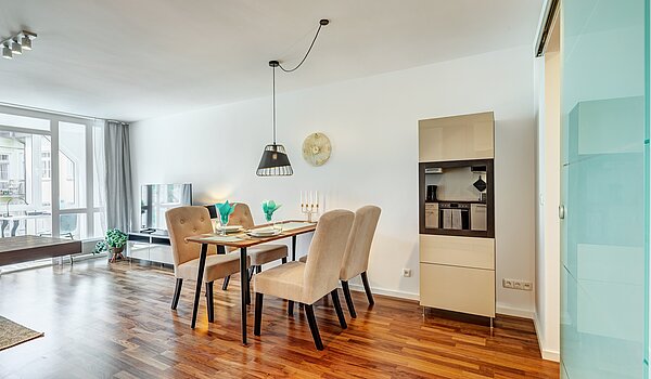フラット 部屋数 2 部屋 | München-Schwabing | 70434 | ...und Esstisch