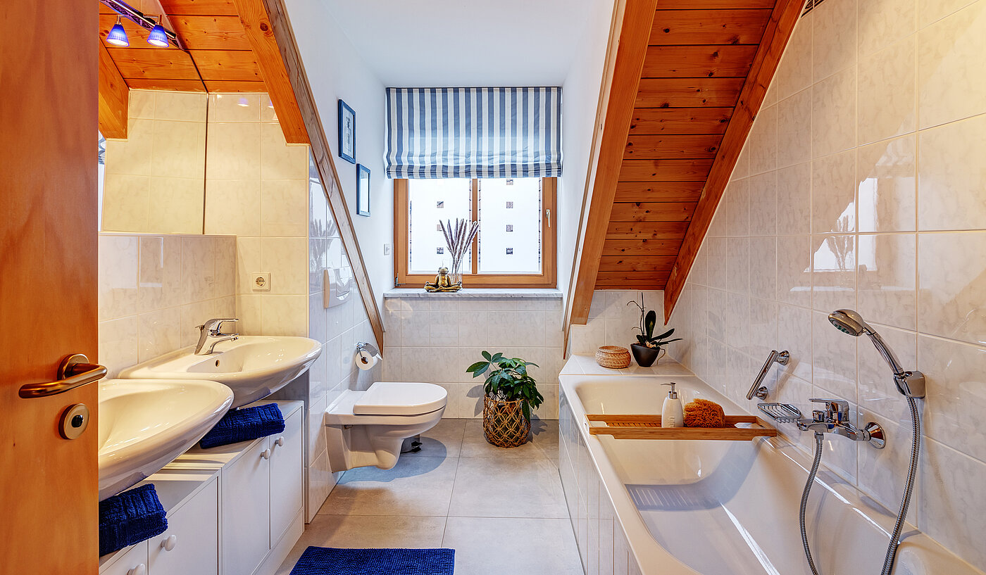 メゾネット・マンション（複数階にわたるマンション） 部屋数 3.5 部屋 | München-Trudering | 70391 | Bad