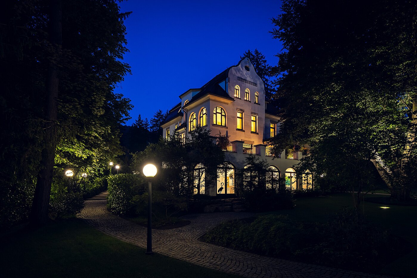 Villa 部屋数 9 部屋 | Reutlingen | 70231 | Villa bei Nacht