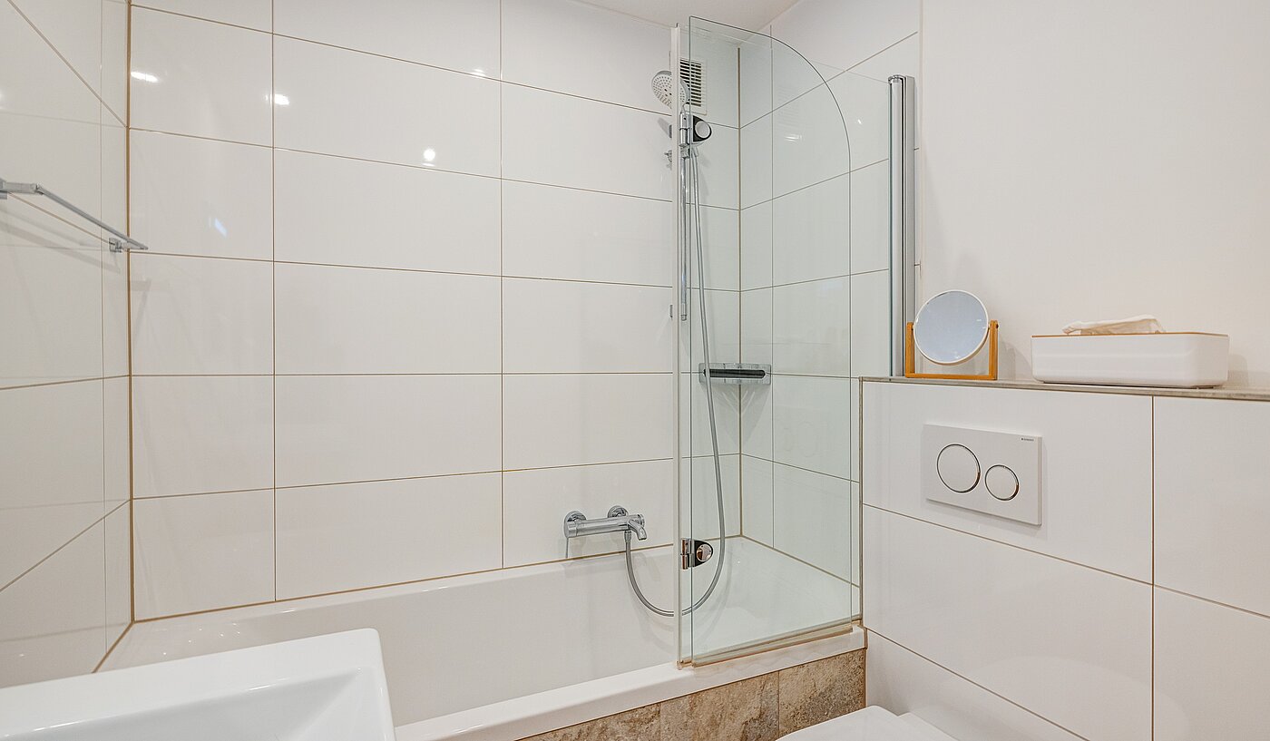 Apartment 部屋数 1 部屋 | München-Schwabing | 70198 | ...Badewanne