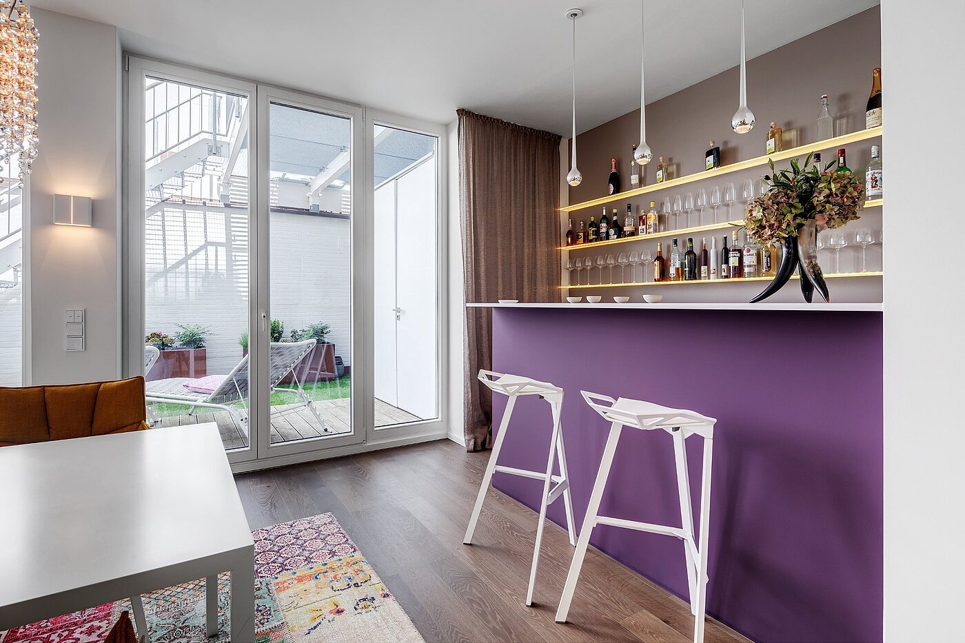 フラット 部屋数 5 部屋 | München-Maxvorstadt | 1807ML1 | mit angrenzender Bar