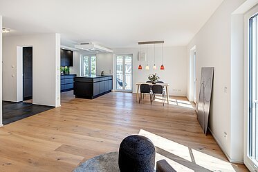 Obermenzing: 閑静な場所にある夢の4ルームメゾネット