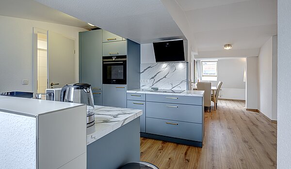 アティック・フラット（屋根裏） 部屋数 4.5 部屋 | München-Ludwigsvorstadt | 70461 | Wohnen / Essen
