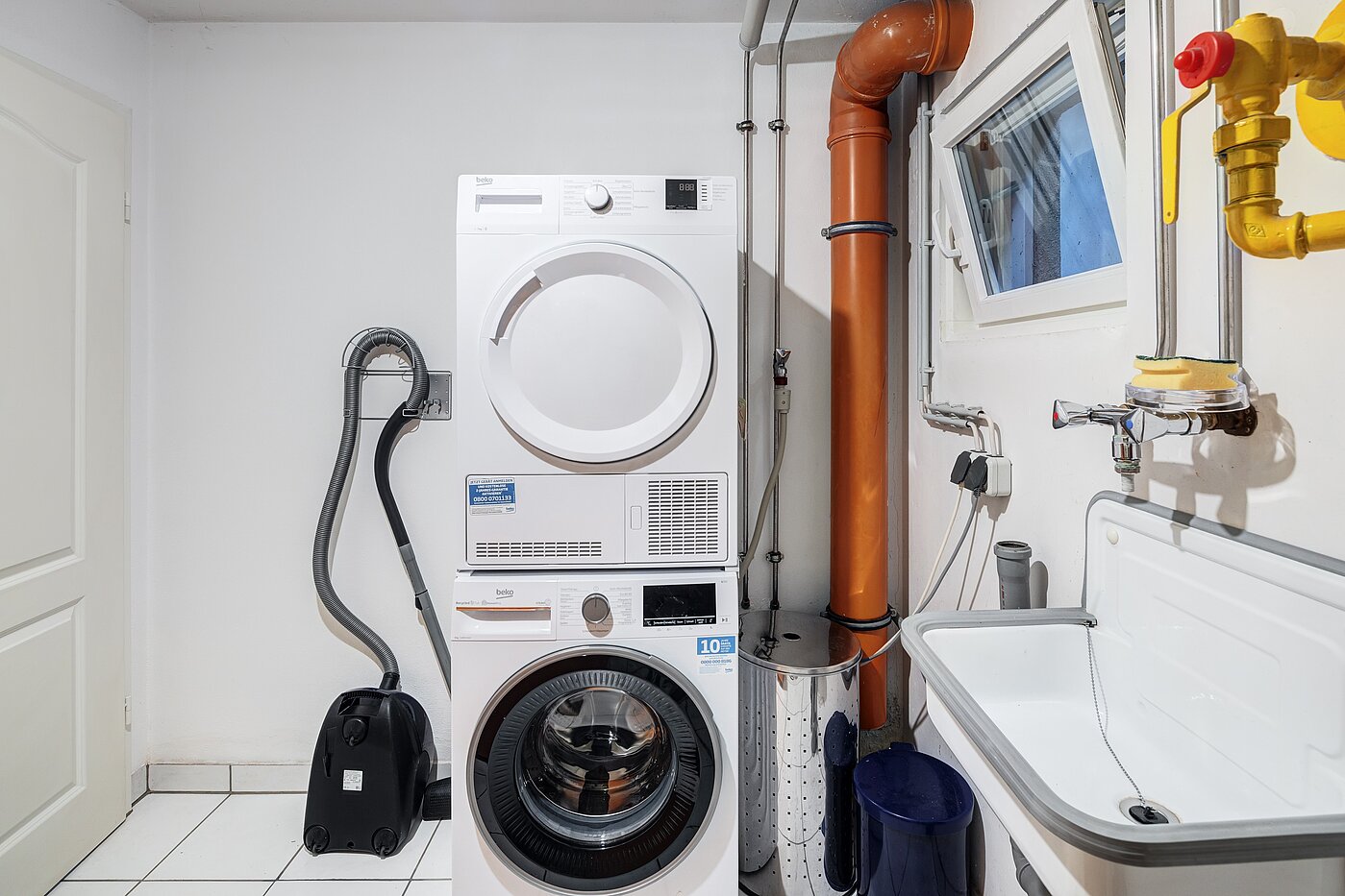 セミ・デタッチド・ハウス（一戸建てを二つに分けた家屋） 部屋数 5 部屋 | München-Trudering | 70269 | Haushaltsraum