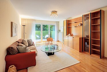 Laim: 広いテラス付きの魅力的な4ルームの1階フラット