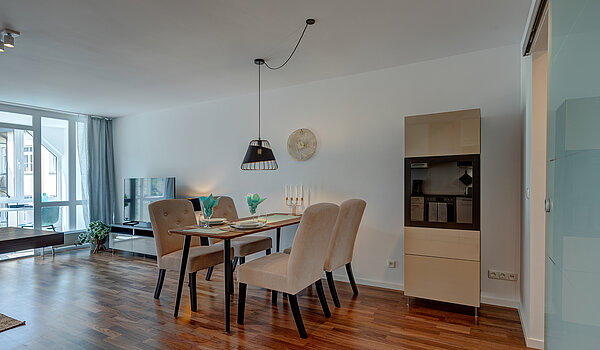 フラット 部屋数 2 部屋 | München-Schwabing | 70434 | ...und Esstisch