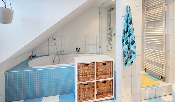 フラット 部屋数 5 部屋 | München-Neuhausen | 70140 | ...Wanne und Dusche