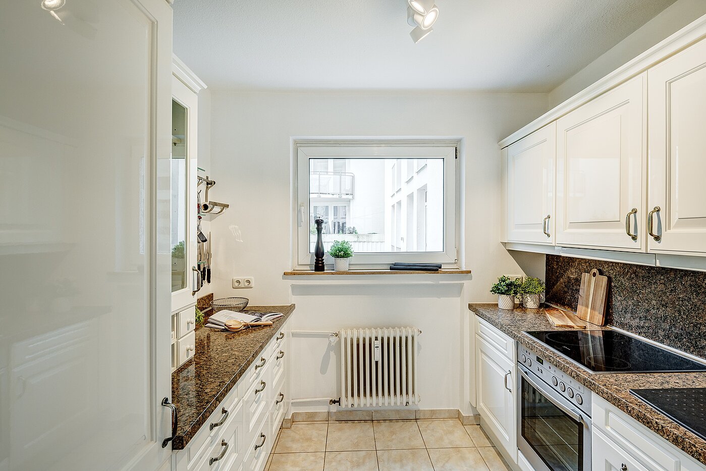 フラット 部屋数 3 部屋 | München-Maxvorstadt | 2203ML31 | Geräumige, helle Küche mit...