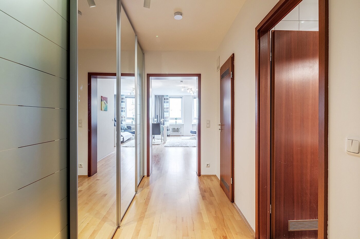 フラット 部屋数 1 部屋 | München-Haidhausen | 2102ML4 | Flur mit großem Kleiderschrank