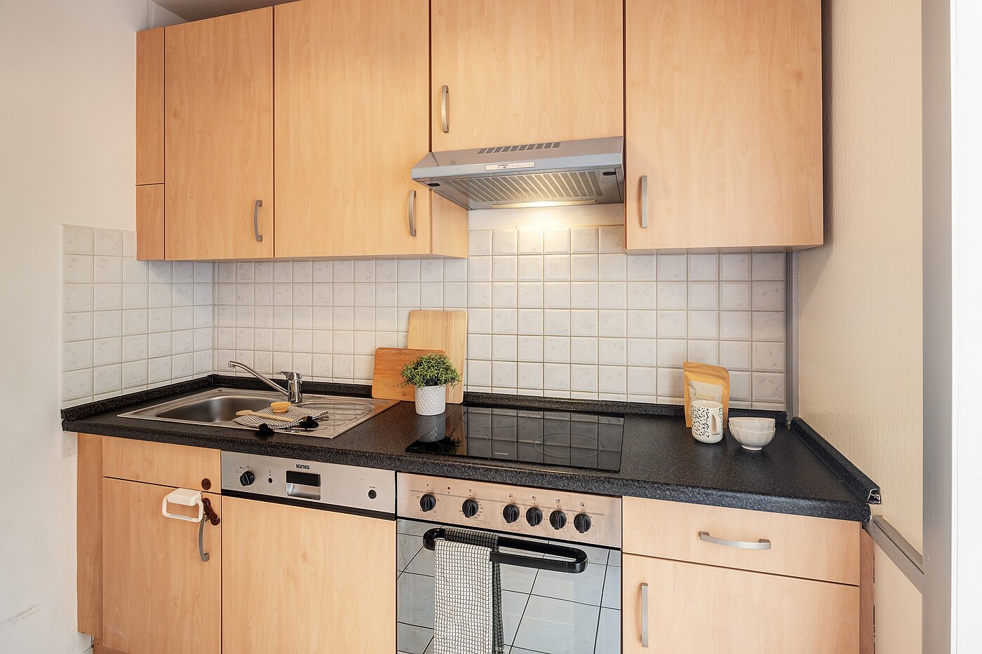 フラット 部屋数 3 部屋 | München-Bogenhausen | 70261 | ...mit allen Küchengeräten