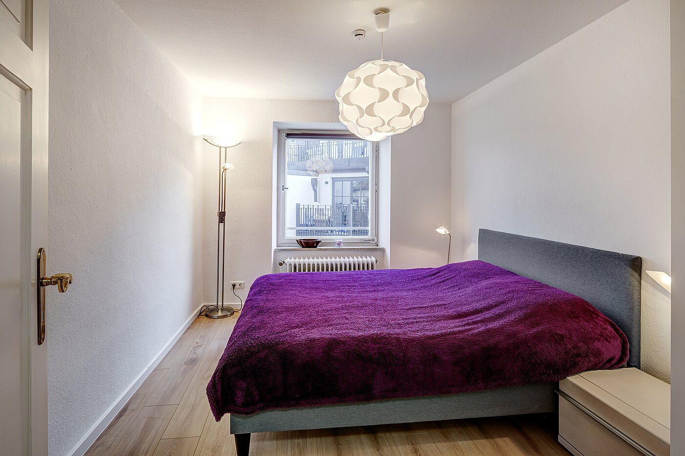 アティック・フラット（屋根裏） 部屋数 4.5 部屋 | München-Ludwigsvorstadt | 70461 | Schlafen 1