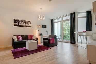 Bogenhausen：バルコニー付きのスタイリッシュな1.5部屋のアパートメント – モダンで、光に満ちあふれています – 間もなく空室になります