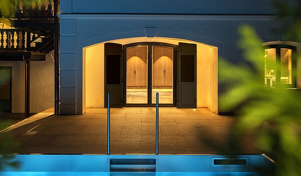 特別物件 部屋数 15 部屋 | Bad Wiessee | 701591 | Beleuchteter Außenpool