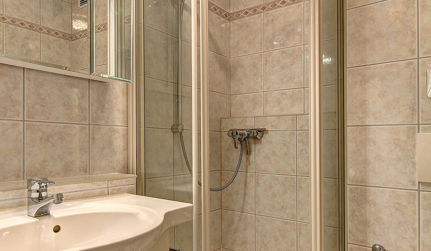 フラット 部屋数 2 部屋 | Unterschleißheim | 1711ML1 | Duschbad