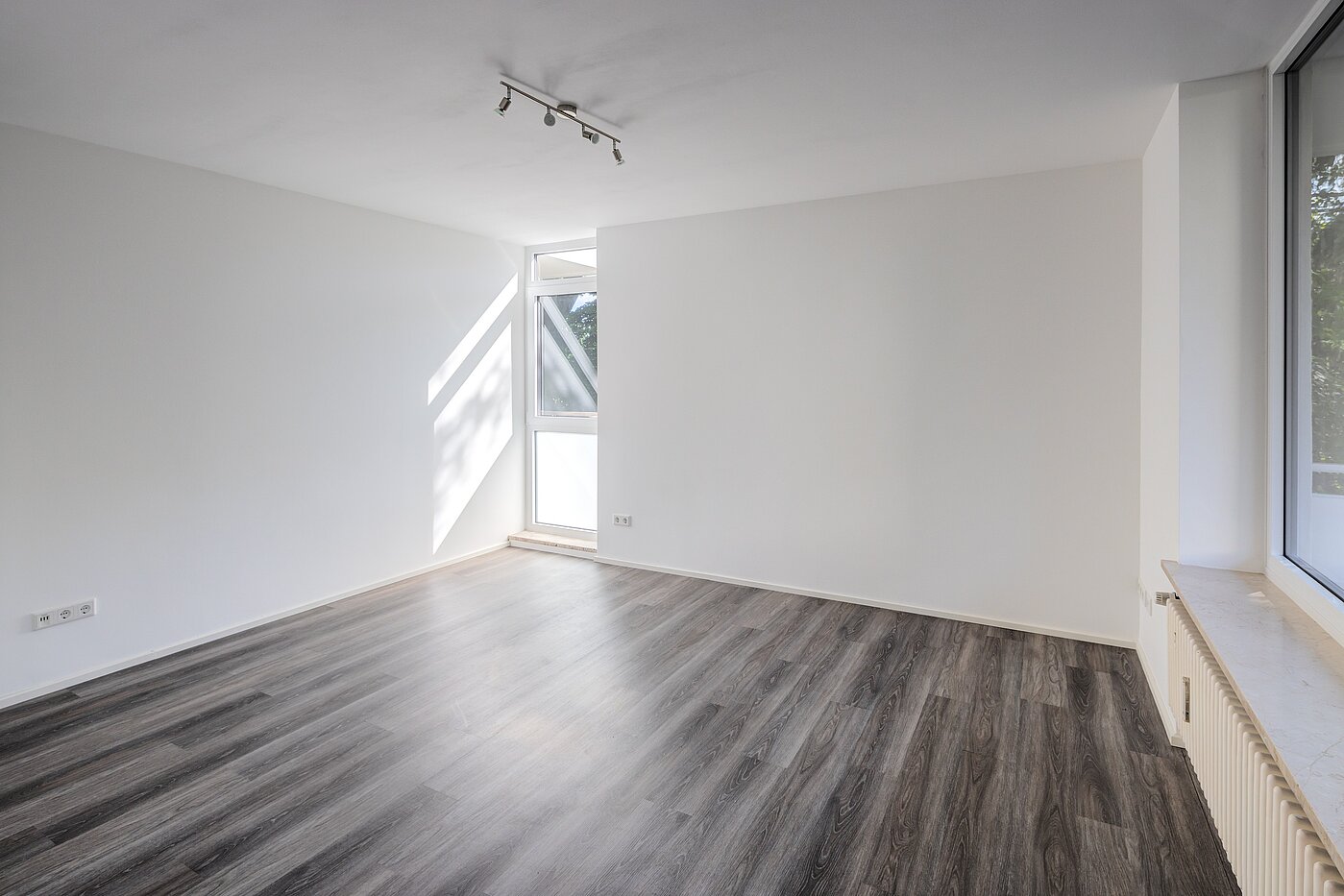 レイズド・グラウンドフロアー（一階が地表よりも高い） 部屋数 1 部屋 | München-Obermenzing | 70282 | Wohn- und Schlafbereich