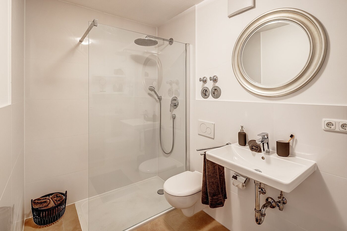 フラット 部屋数 2 部屋 | München-Schwabing | 2109ML3 | ...begehbarer Dusche und...
