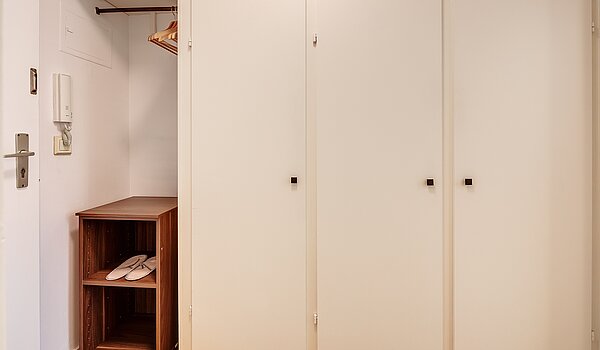フラット 部屋数 1 部屋 | München-Schwabing | 70475 | ... mit Garderobe