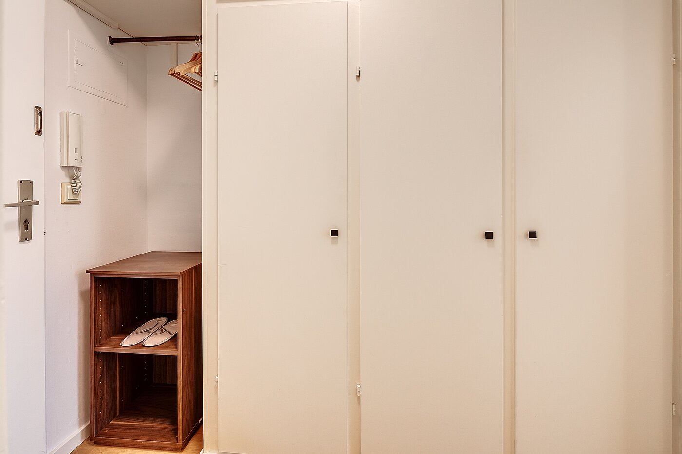 フラット 部屋数 1 部屋 | München-Schwabing | 70475 | ... mit Garderobe