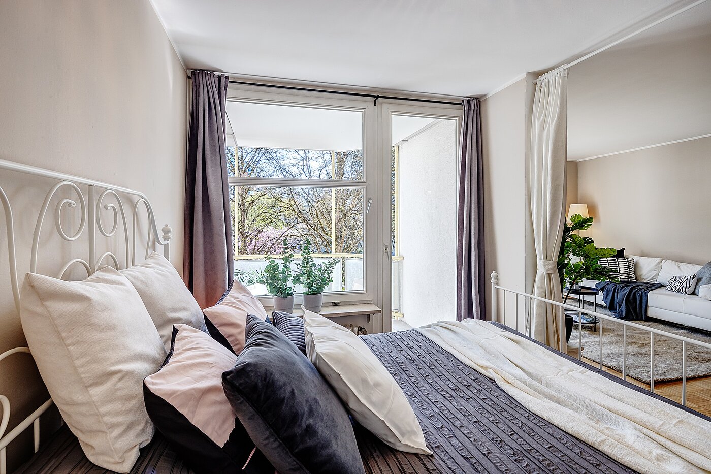 フラット 部屋数 1.5 部屋 | München-Bogenhausen | 2203ML2 | ...und Zugang zum Balkon