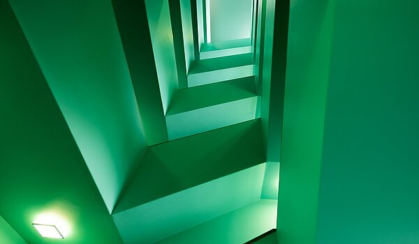 レイズド・グラウンドフロアー（一階が地表よりも高い） 部屋数 3 部屋 | München-Sendling | 2009ML8 | Beeindruckendes Treppenhaus