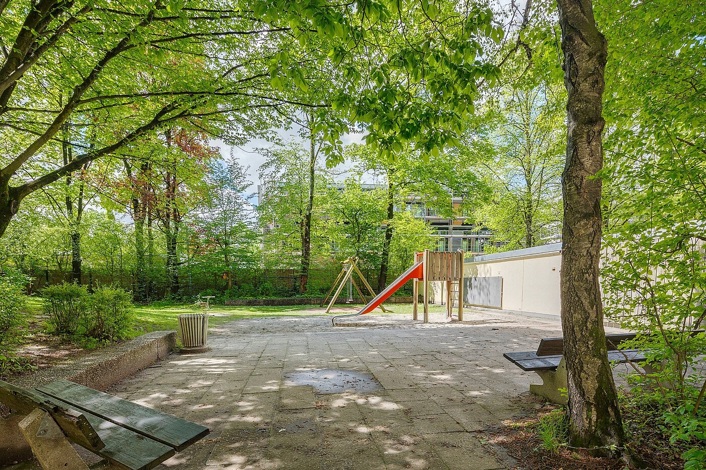 フラット 部屋数 1 部屋 | München-Oberföhring | 2104ML2 | ... mit Kinderspielplatz