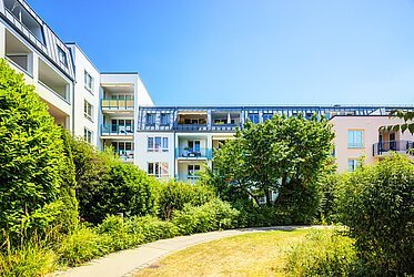 Oberföhring：広々とした 3 部屋のアパート、南西向きのロッジア付き - 空室あり -
