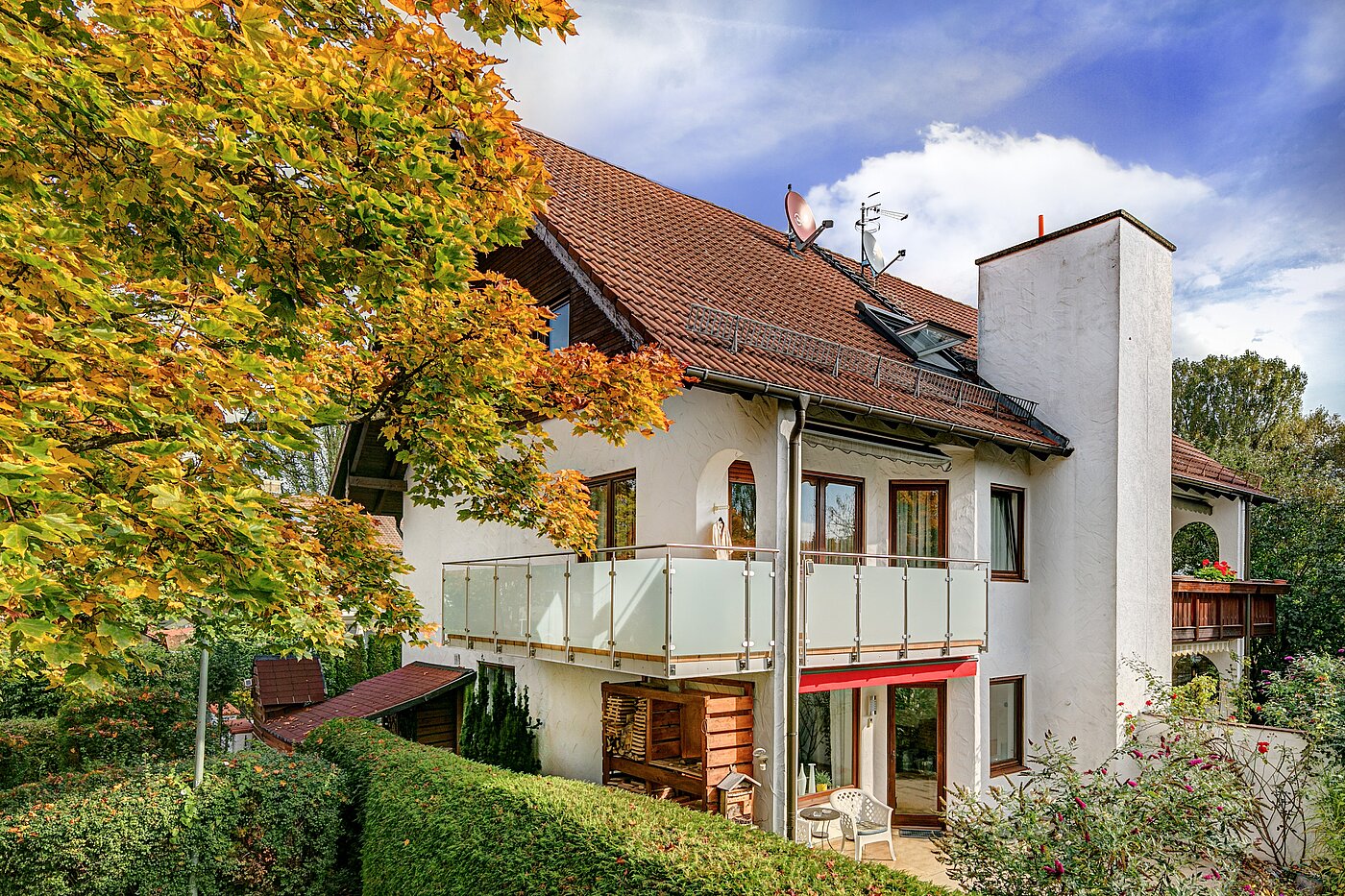 セミ・デタッチド・ハウス（一戸建てを二つに分けた家屋） 部屋数 7 部屋 | Gröbenzell | 1709ML6