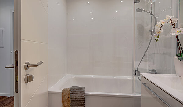 フラット 部屋数 2 部屋 | München-Schwabing | 70434 | ...mit Badewanne