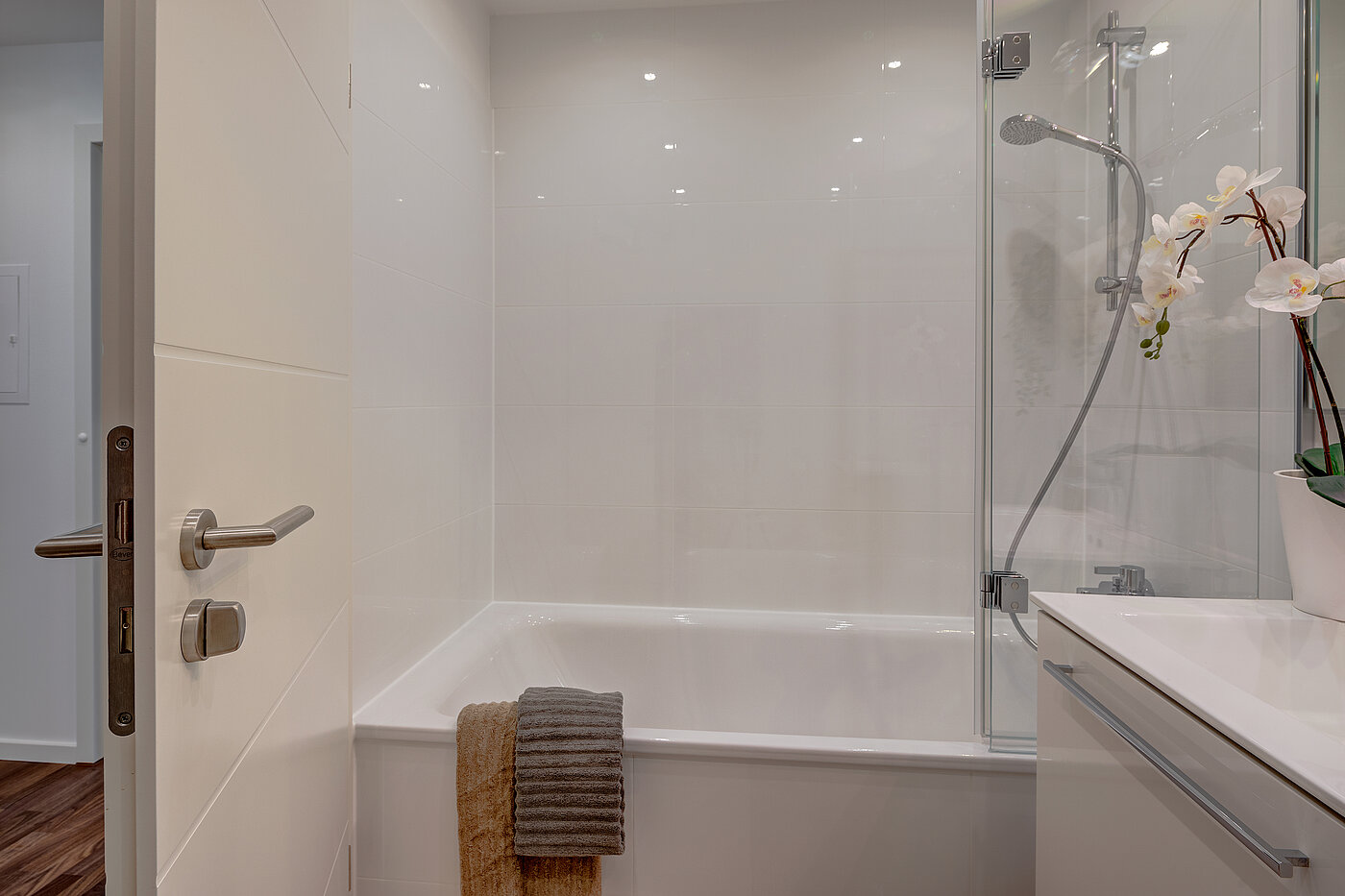 フラット 部屋数 2 部屋 | München-Schwabing | 70434 | ...mit Badewanne