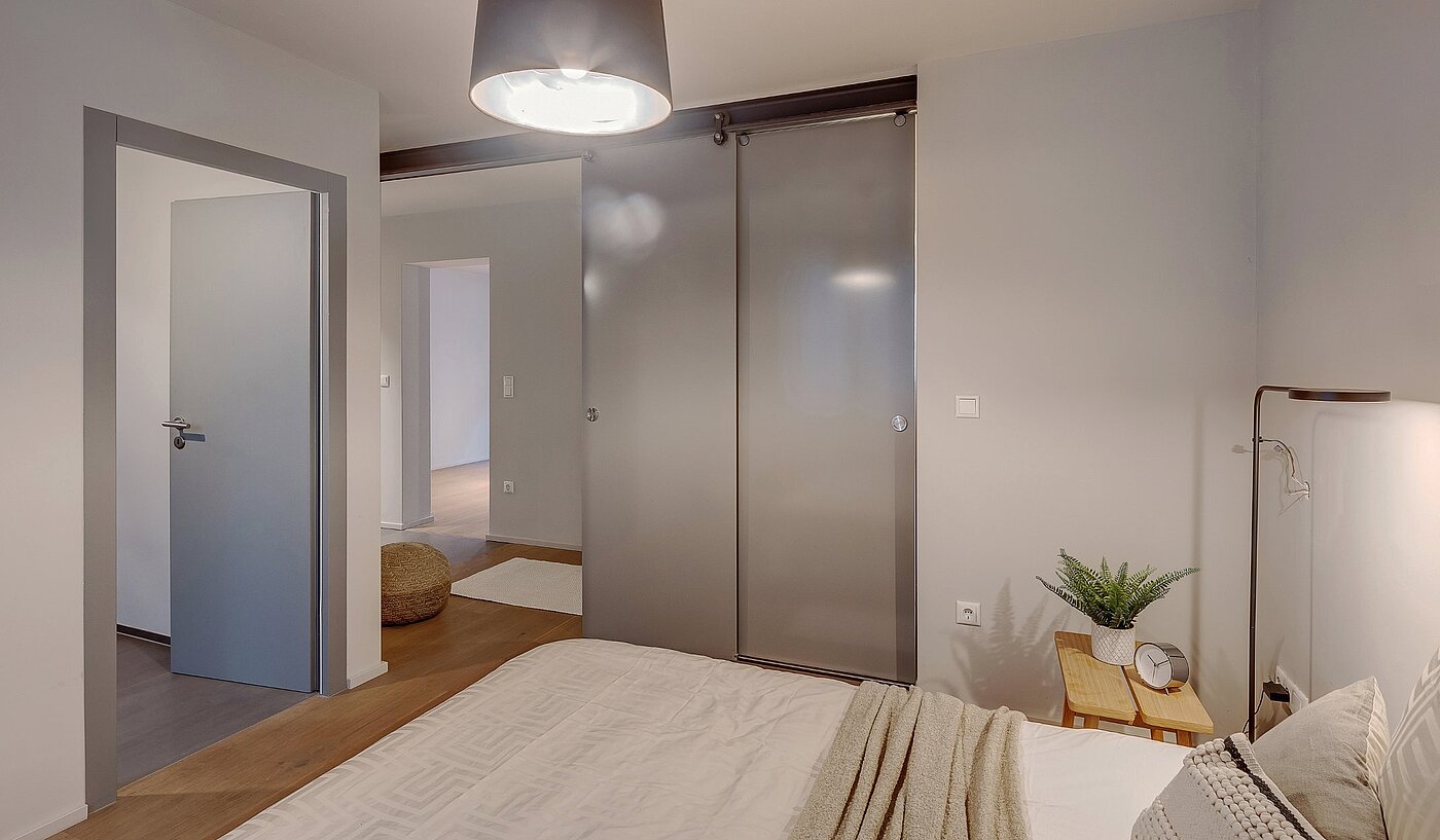 レイズド・グラウンドフロアー（一階が地表よりも高い） 部屋数 2 部屋 | München-Lehel | 2012ML1 | ...mit Schiebetür...