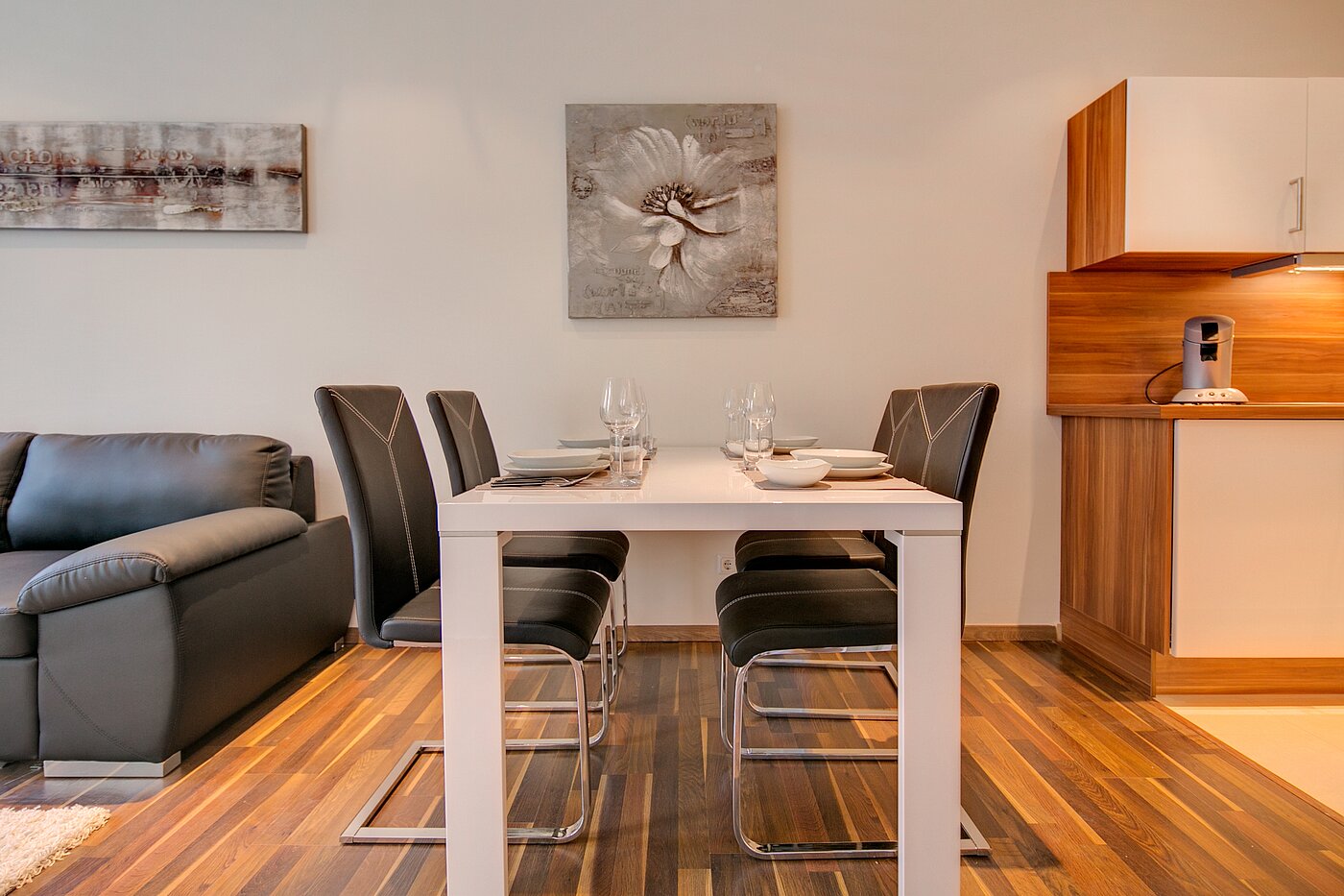 フラット 部屋数 4 部屋 | München-Neuhausen | 70471 | ...mit Platz zum Essen