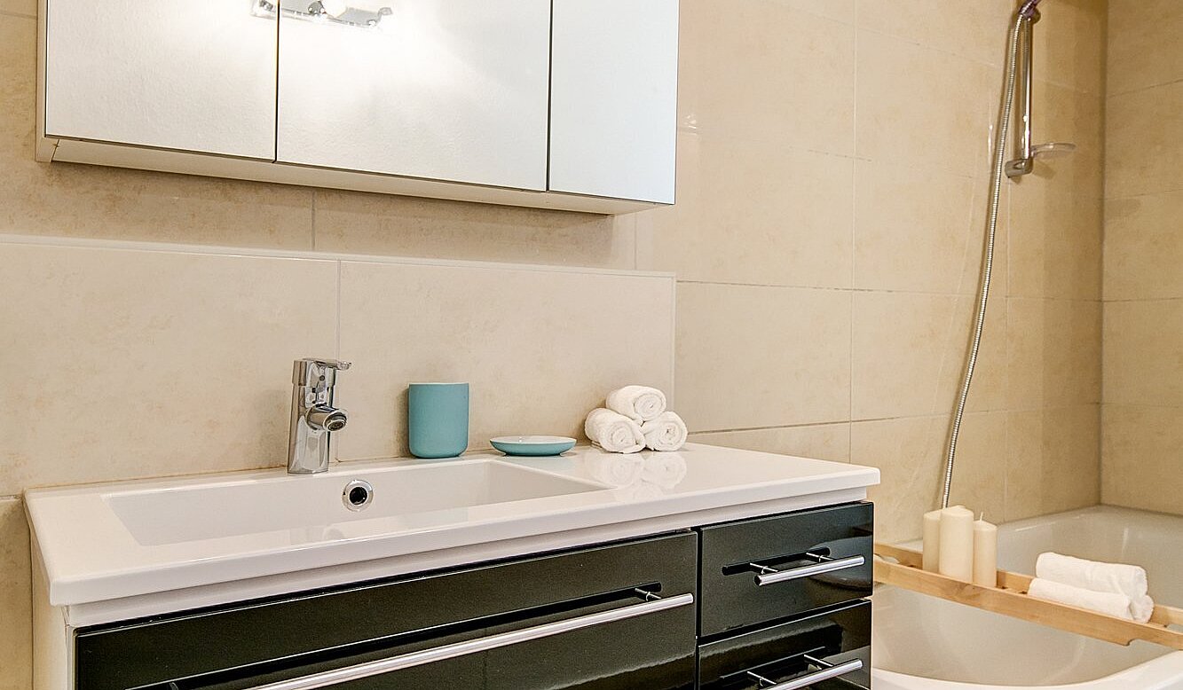 フラット 部屋数 4 部屋 | München-Maxvorstadt | 2011ML2 | ...Waschtisch und...