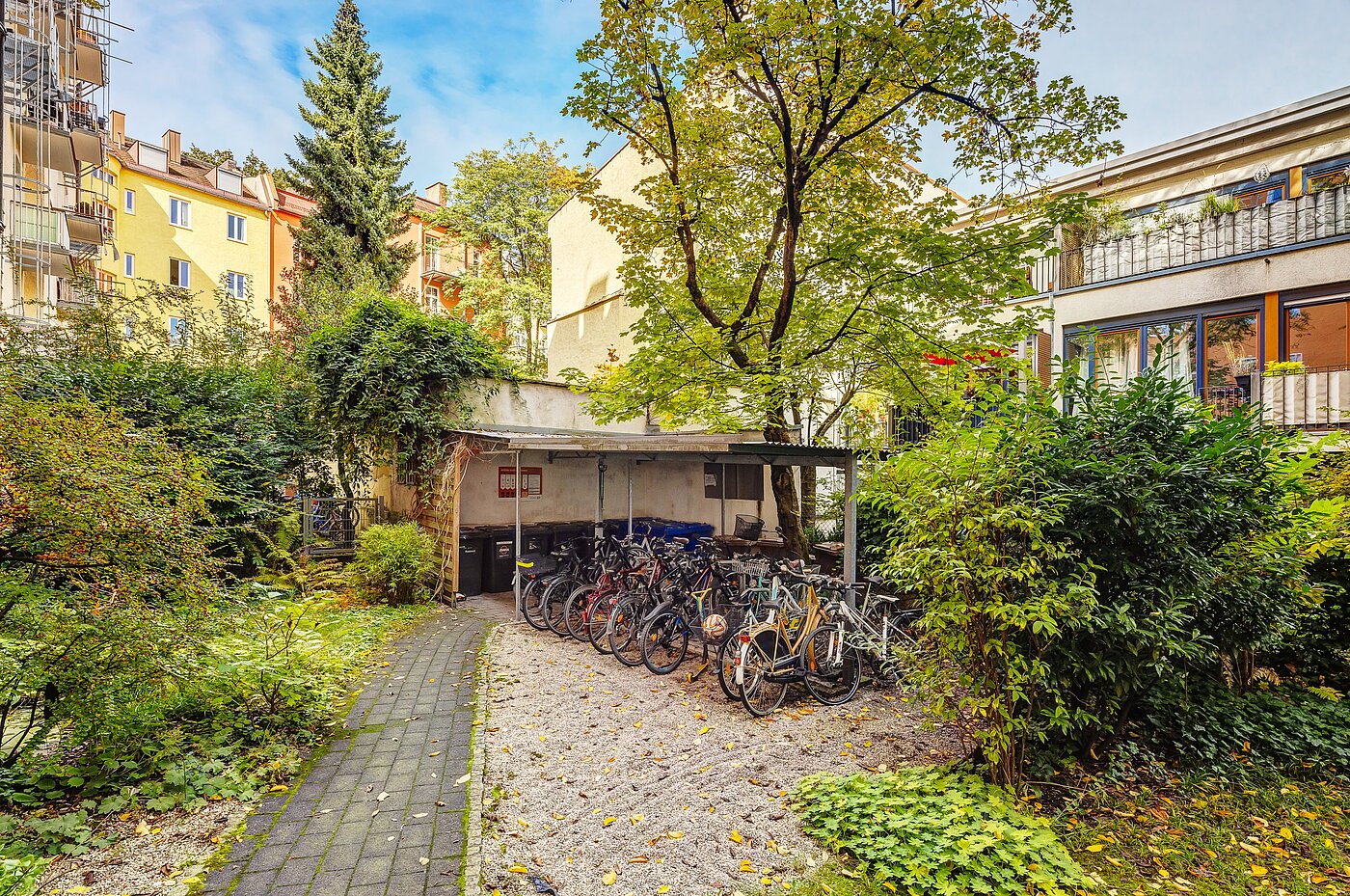アティック・フラット（屋根裏） 部屋数 2 部屋 | München-Au | 2209ML3 | Innenhof