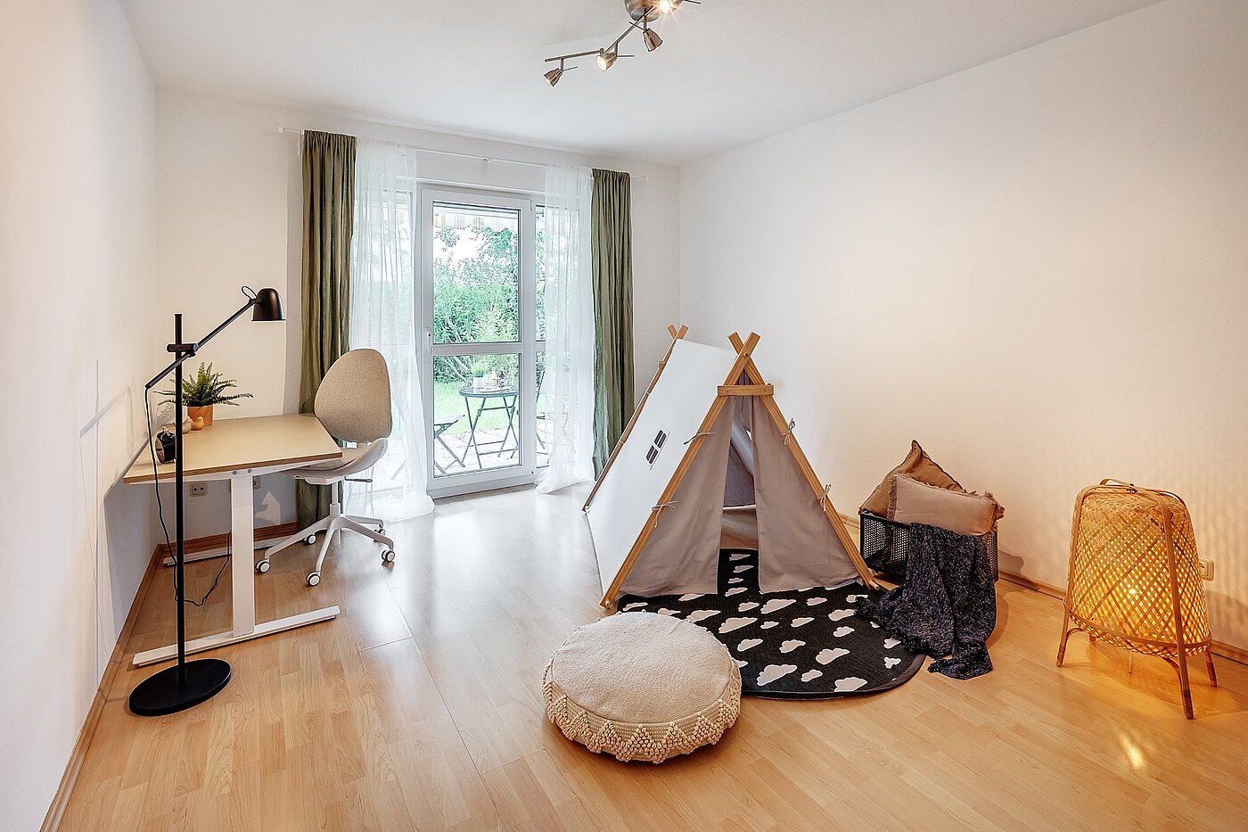 フラット 部屋数 3 部屋 | München-Hasenbergl | 2105ML10 | ... zum Garten